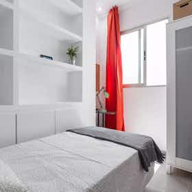私人房间 正在以 €250 的月租出租，其位于 Valencia, Carrer de Sant Vicent Màrtir