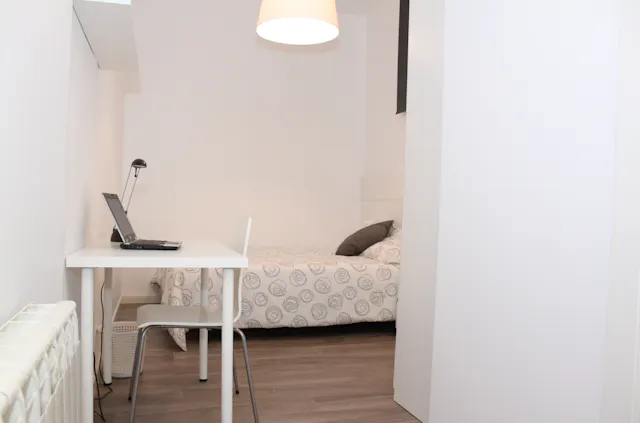 Private room in Calle de la Cava Alta, Madrid (997675) room image 2