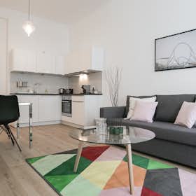 Apartment for rent for €1,600 per month in Berlin, Brüsseler Straße