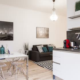 Apartment for rent for €1,450 per month in Berlin, Guineastraße