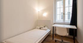 Приватна кімната за оренду для 680 EUR на місяць у Berlin, Königin-Elisabeth-Straße