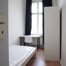 Private room for rent for €660 per month in Berlin, Bochumer Straße