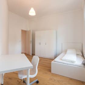 私人房间 正在以 €710 的月租出租，其位于 Berlin, Schulstraße