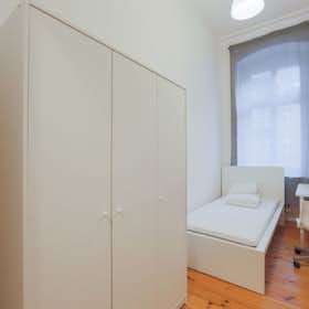 Private room for rent for €650 per month in Berlin, Kottbusser Damm