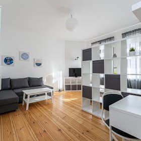 Apartment for rent for €1,375 per month in Berlin, Bornholmer Straße