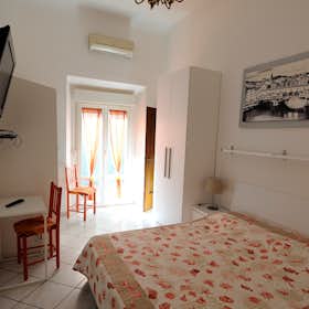 Private room for rent for €650 per month in Florence, Via di Monte Oliveto