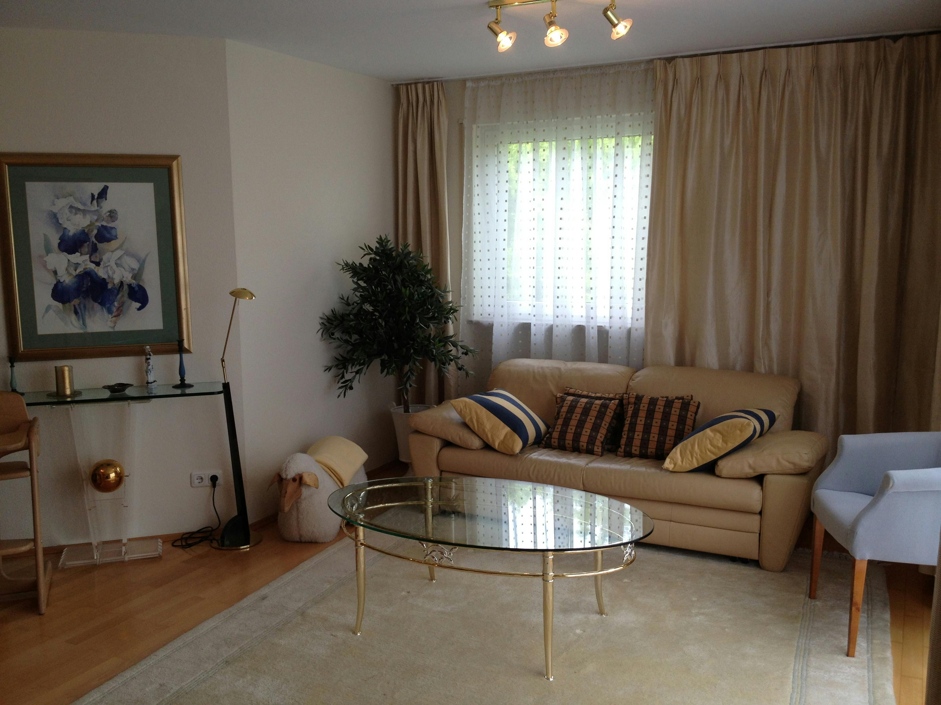 Wohnung zu mieten für 1.800 € pro Monat in Feldkirchen, Karolinenstraße