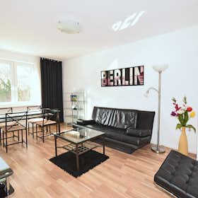 Apartment for rent for €2,500 per month in Berlin, Pflugstraße