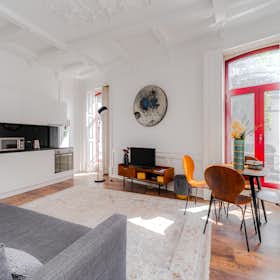 Apartment for rent for €1,550 per month in Porto, Rua de Joaquim António de Aguiar