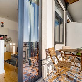 Studio for rent for €1,350 per month in Porto, Rua de Coelho Neto