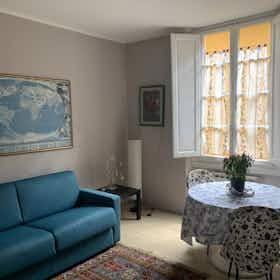 Appartamento in affitto a 930 € al mese a Florence, Via del Castello d'Altafronte