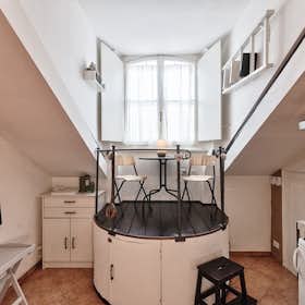 Studio for rent for €1,200 per month in Turin, Via Michele Buniva