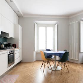 Apartment for rent for €1,900 per month in Milan, Via Lodovico Muratori
