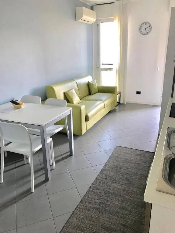 1-Bedroom Apartment in Via Enrico Cosenz, Milan (1003860) ROOM