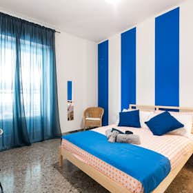 Habitación privada for rent for 440 € per month in Bari, Via Saverio Costantino