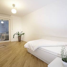 Apartment for rent for €2,445 per month in Nürnberg, Am Plärrer