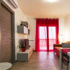 公寓 正在以 €1,400 的月租出租，其位于 Rome, Via Luigi De Marchi