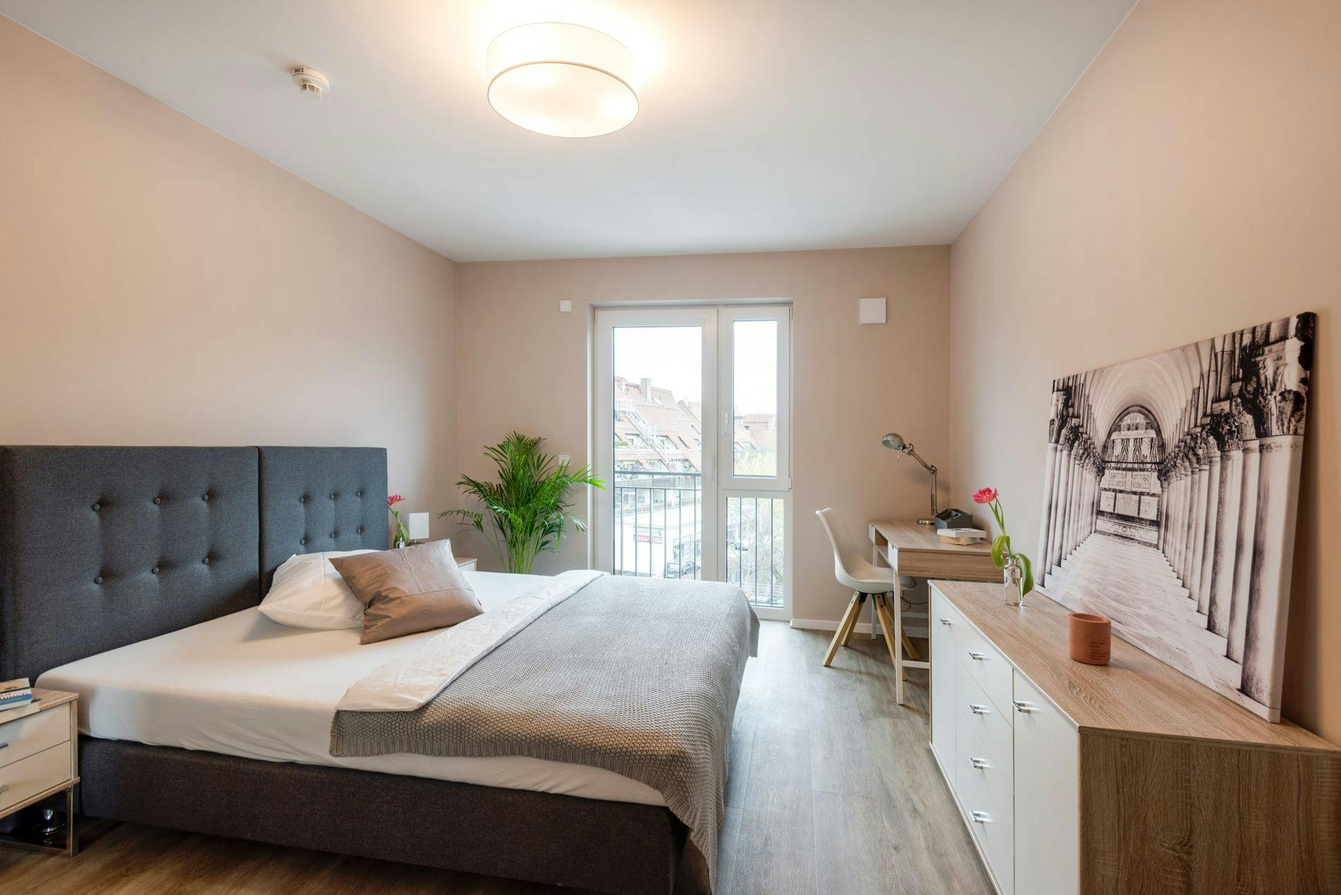Apartment for rent for €3,590 per month in Munich, Ottobrunner Straße