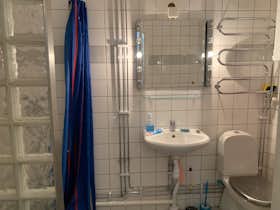 Private room for rent for SEK 8,169 per month in Stockholm, Tomtebogatan