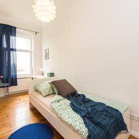 Private room for rent for €680 per month in Berlin, Buschkrugallee