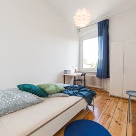 Private room for rent for €650 per month in Berlin, Weigandufer