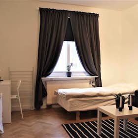 Private room for rent for SEK 6,000 per month in Göteborg, Lunnatorpsgatan