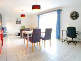 Lägenhet att hyra för 1 020 € i månaden i La Louvière, Chemin des Billetiers