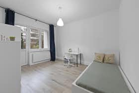 Privé kamer te huur voor € 700 per maand in Berlin, Treseburger Ufer