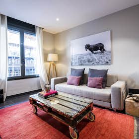 Apartment for rent for €3,560 per month in Barcelona, Carrer de Casanova
