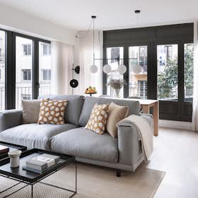 Apartment for rent for €4,500 per month in Barcelona, Passatge de Mercader