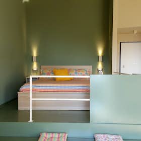 Apartment for rent for €1,200 per month in Genoa, Via Aurelia