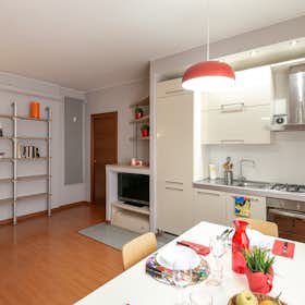 Apartment for rent for €2,045 per month in Milan, Via Pietro Teulié