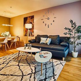 Apartment for rent for €2,400 per month in Vienna, Schönbrunner Straße