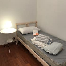Отдельная комната сдается в аренду за 500 € в месяц в Rome, Via Luigi Ploner