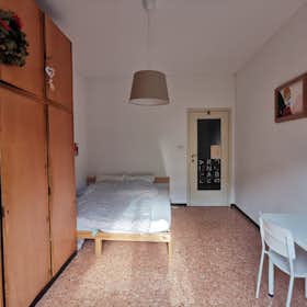 Shared room for rent for €650 per month in Milan, Via Temistocle Calzecchi