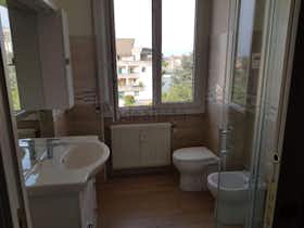Cameră privată de închiriat pentru 450 EUR pe lună în Busto Arsizio, Via Genova