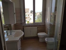 Отдельная комната сдается в аренду за 450 € в месяц в Busto Arsizio, Via Genova