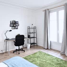 Private room for rent for €920 per month in Paris, Cité de la Chapelle