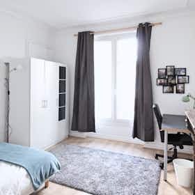 Private room for rent for €870 per month in Paris, Cité de la Chapelle