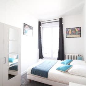 Private room for rent for €670 per month in Bordeaux, Rue Vital-Carles