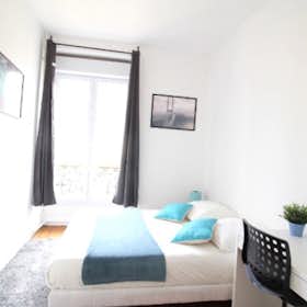 Private room for rent for €670 per month in Bordeaux, Rue Vital-Carles