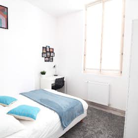 Private room for rent for €630 per month in Bordeaux, Rue Vital-Carles