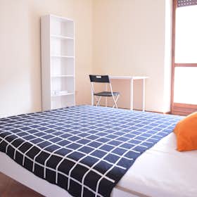 Private room for rent for €495 per month in Cagliari, Via Pola