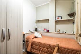 Отдельная комната сдается в аренду за 495 € в месяц в Barcelona, Carrer del Pintor Pahissa
