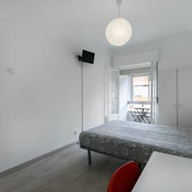 Private room for rent for €650 per month in Amadora, Praceta das Roiçadas