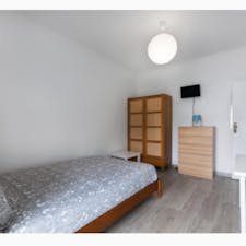 WG-Zimmer for rent for 400 € per month in Amadora, Praceta das Roiçadas