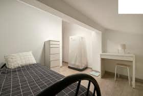 Private room for rent for €425 per month in Amadora, Praceta das Roiçadas