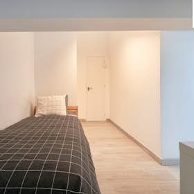 Privé kamer for rent for € 400 per month in Amadora, Praceta das Roiçadas