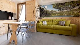 Apartment for rent for €1,350 per month in Valdisotto, Via San Pietro