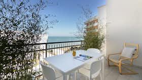 Apartment for rent for €2,500 per month in Termoli, Via Adriatica